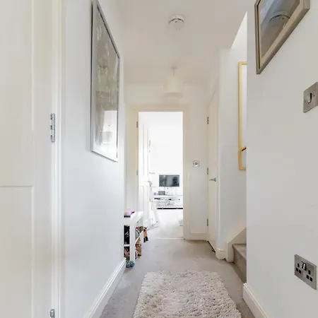 Modern Apartment With Terrace Bristol Exterior photo