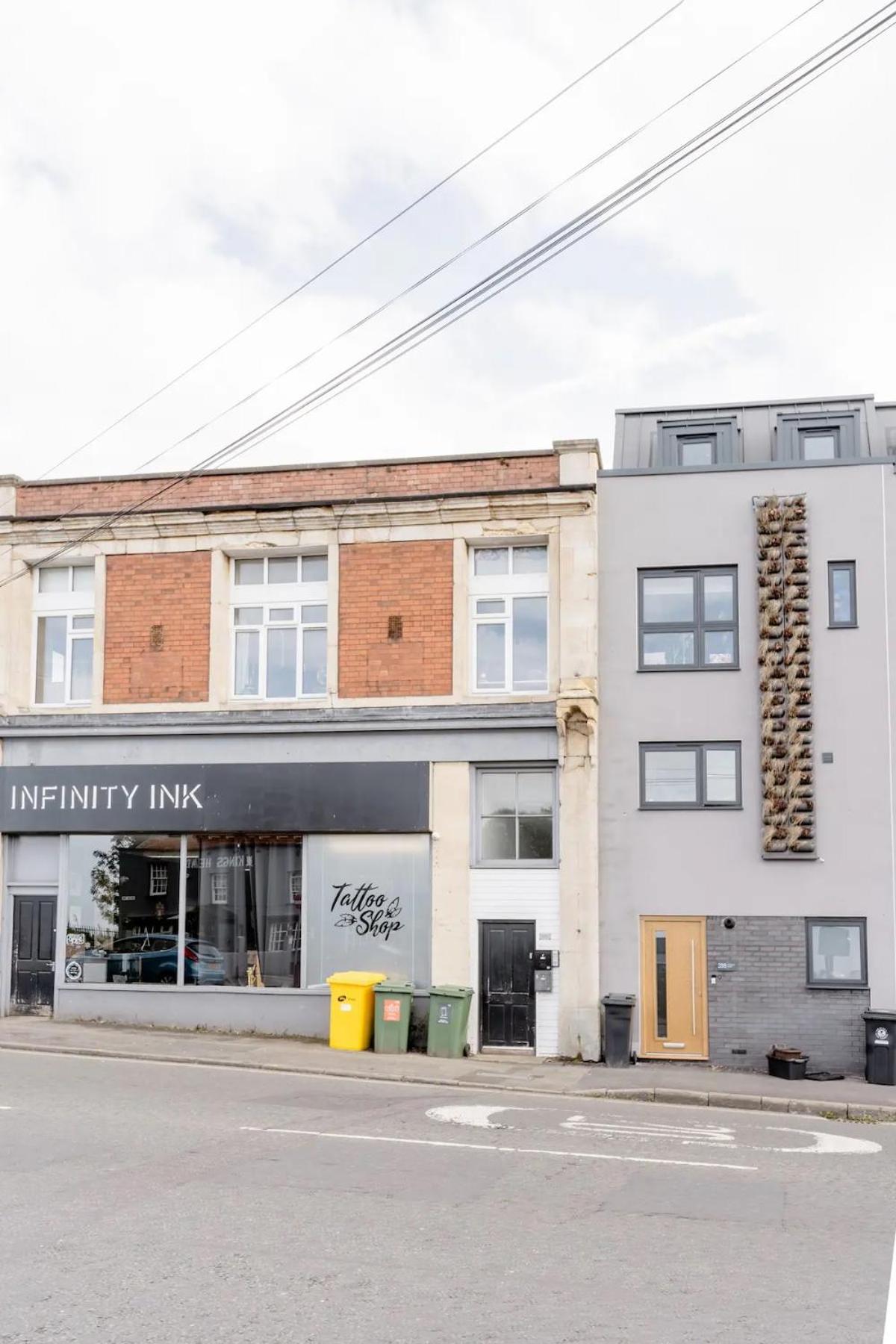Modern With Terrace * Bristol
