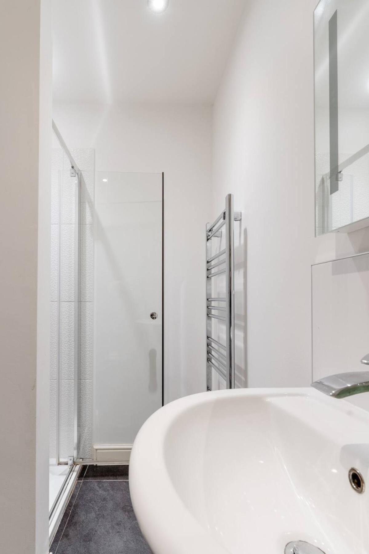 Modern With Terrace * Bristol