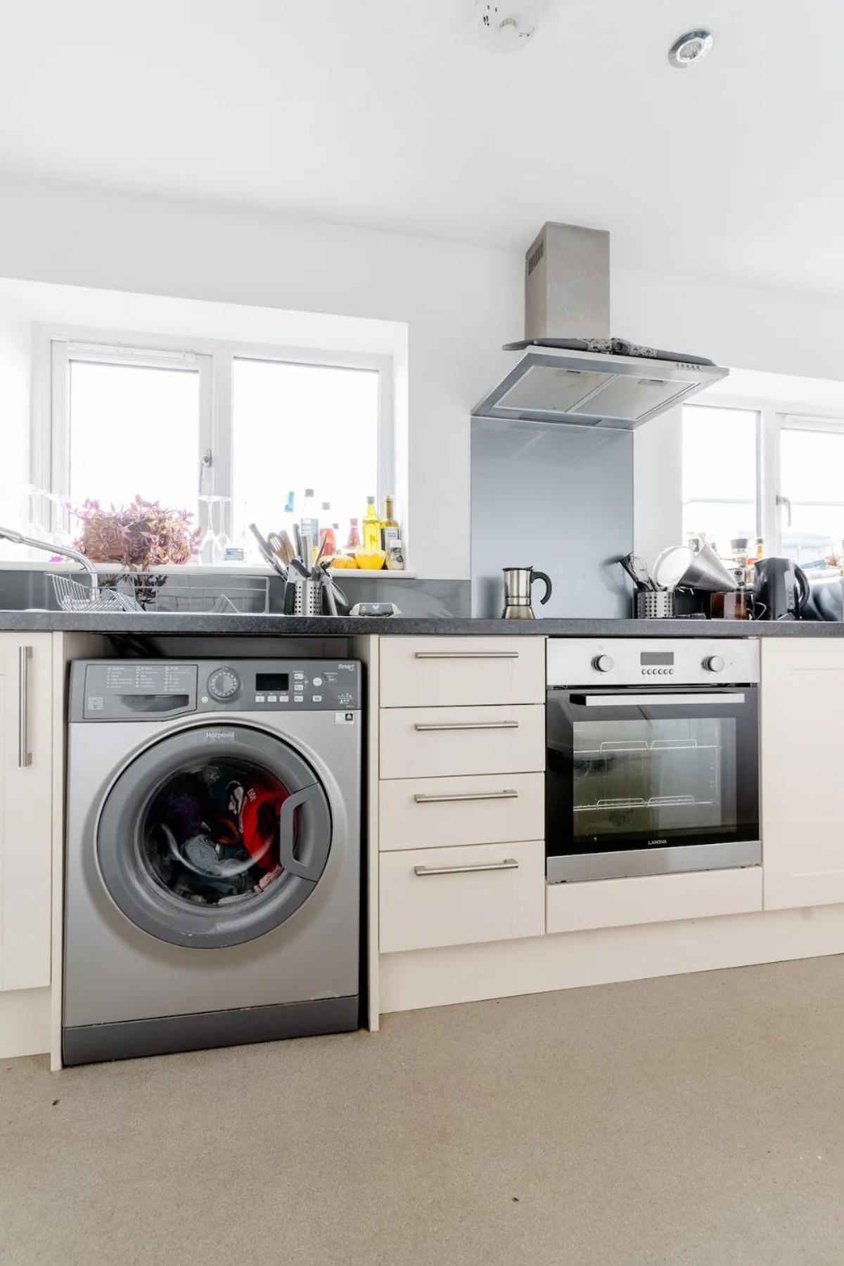 Modern With Terrace Apartment Bristol